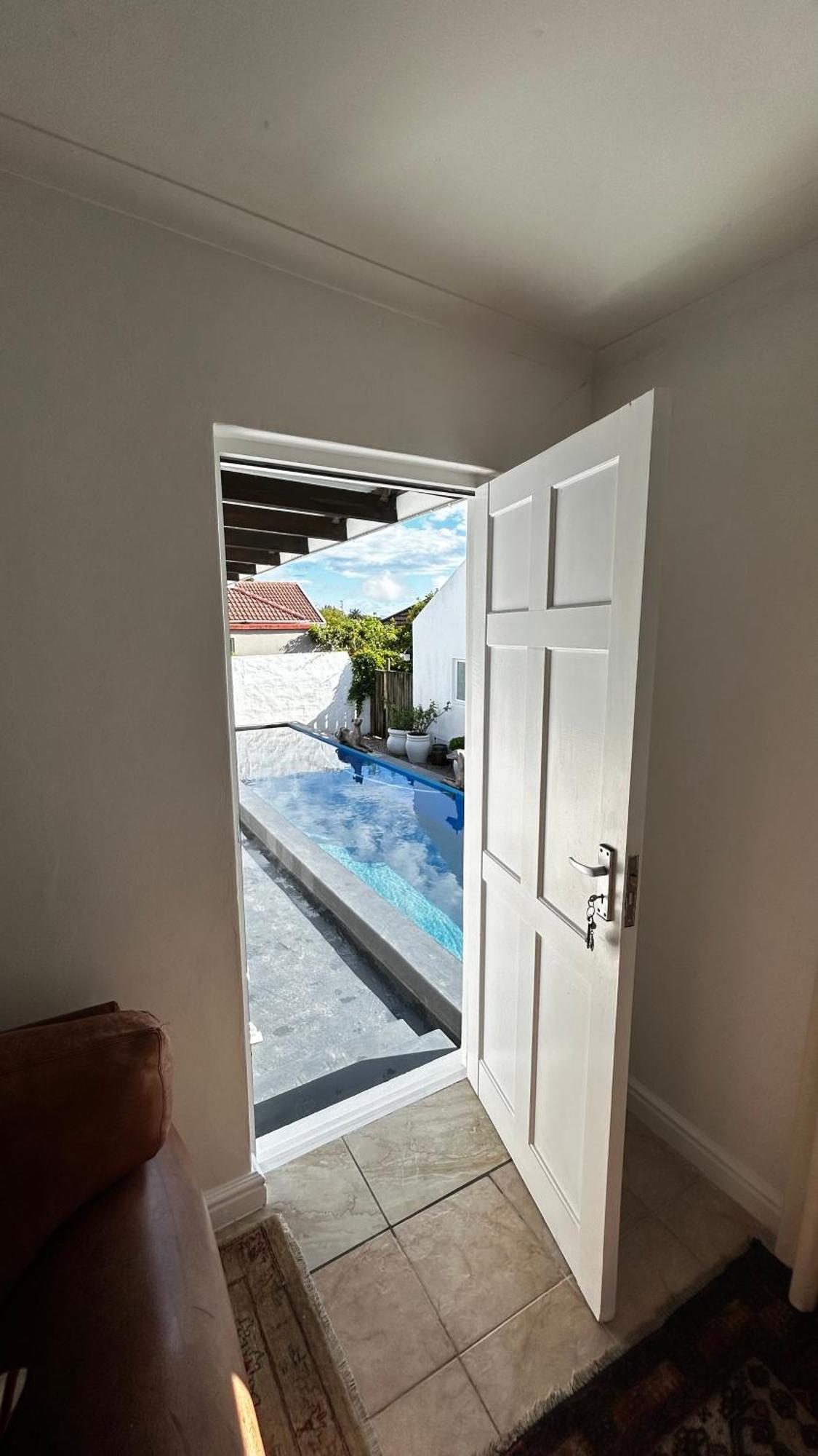 De La Fontaine Guest Cottage And Pool View Luxury Suite 普勒滕贝格湾 外观 照片